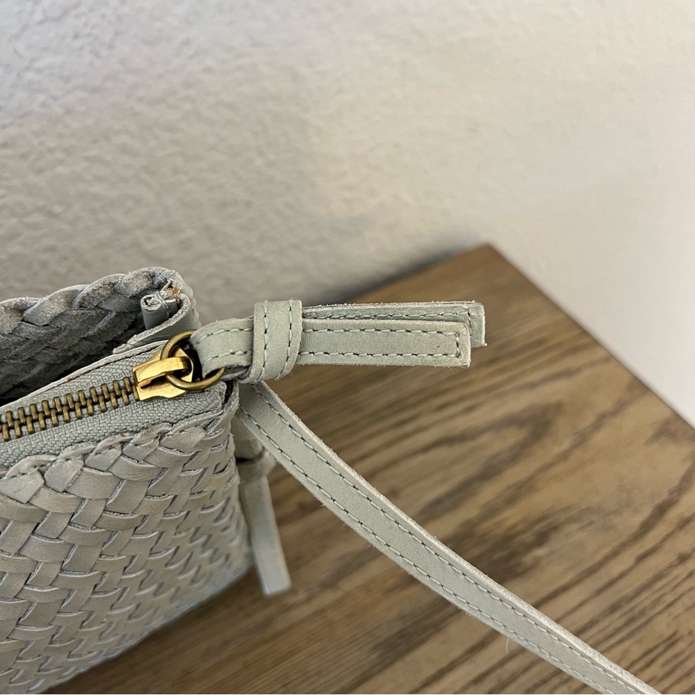 Madewell the knotted crossbody bag woven leather ashen sage green - Picture 6 of 14